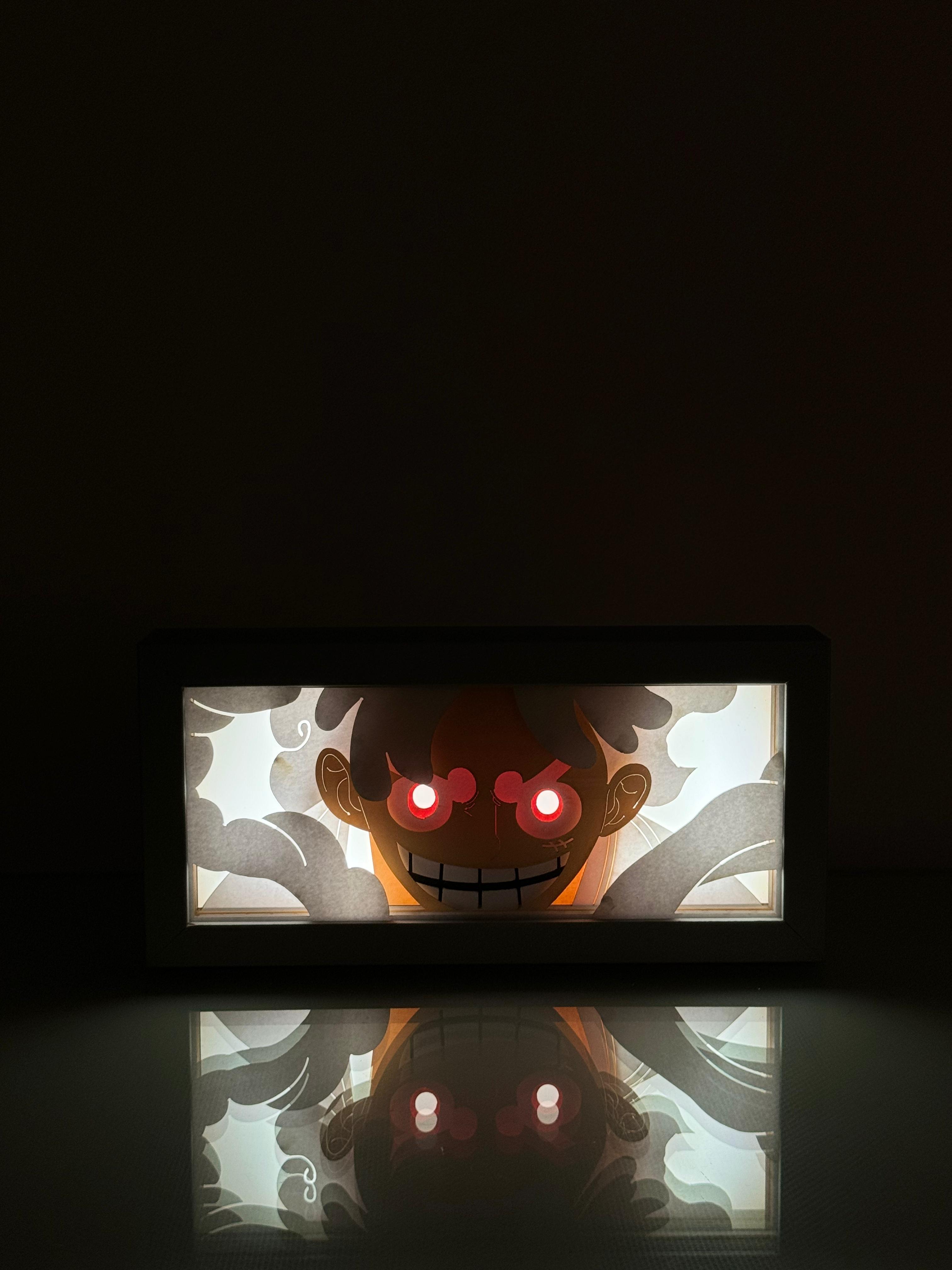 3D Luffy Ahşap Katmanlı Anime Işık Kutusu – LED Dekor & Gece Lambası