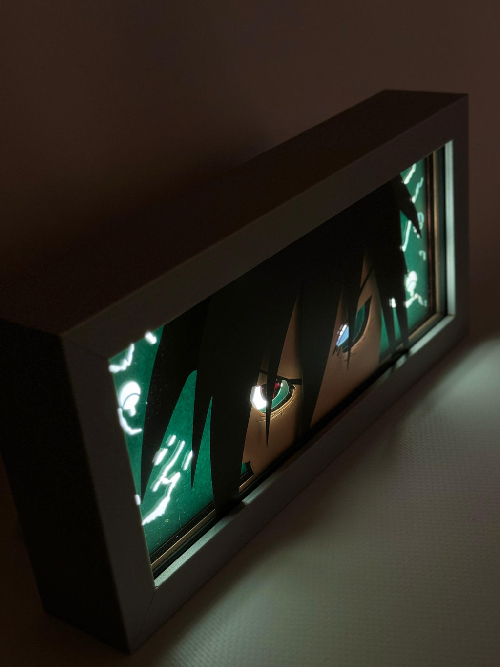3D Sasuke Ahşap Katmanlı Anime Işık Kutusu – LED Dekor & Gece Lambası