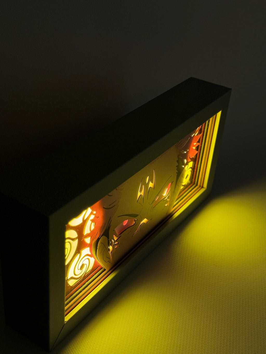 3D Sukuna Ahşap Katmanlı Anime Işık Kutusu – LED Dekor & Gece Lambası