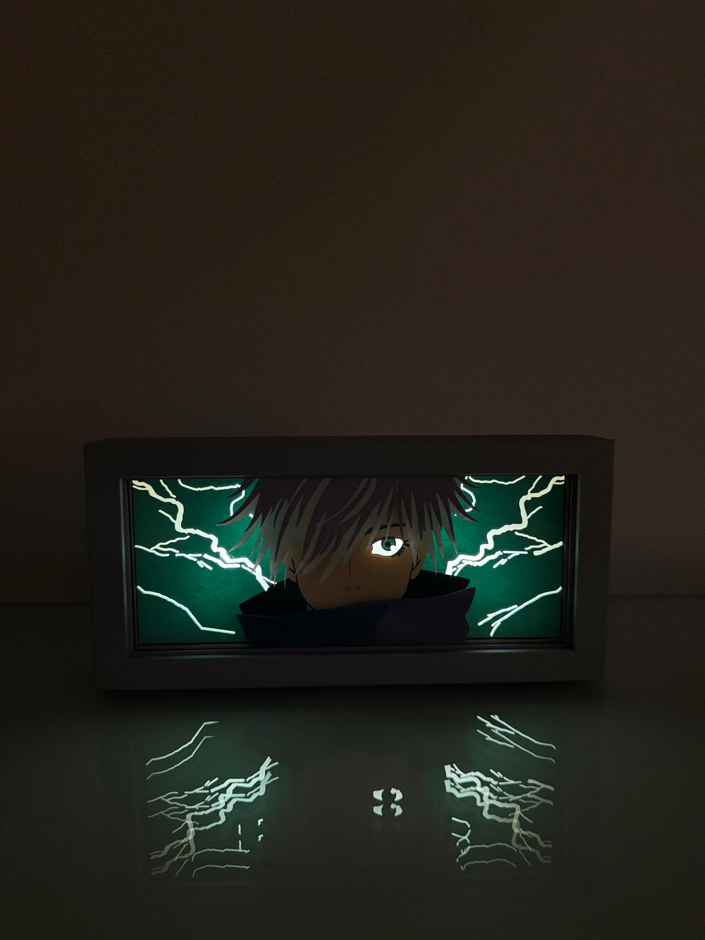 3D Gojo Ahşap Katmanlı Anime Işık Kutusu – LED Dekor & Gece Lambası